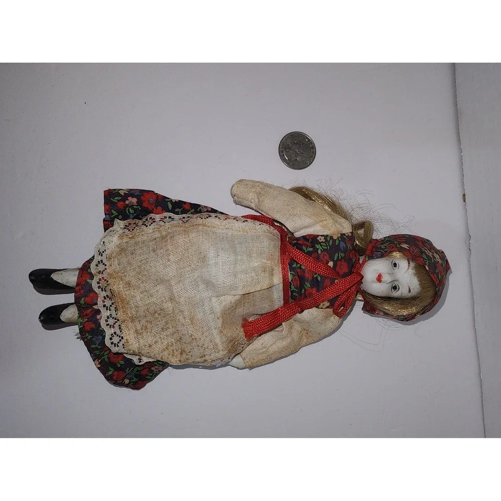 Vintage China‎ Collectible Doll